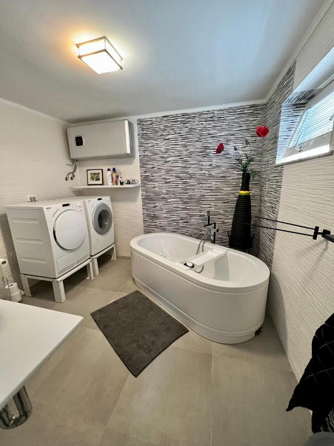 Dreamtime - One Badroom And 1 Livingroom Apartment Veprinac Exterior photo